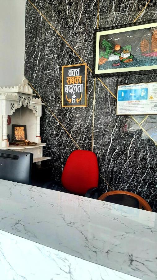 Hotel Hollywood Zirakpur Екстериор снимка