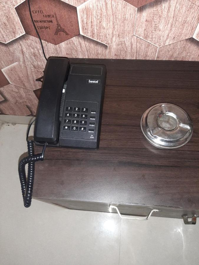 Hotel Hollywood Zirakpur Екстериор снимка