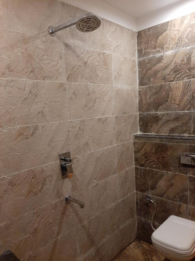 Hotel Hollywood Zirakpur Екстериор снимка
